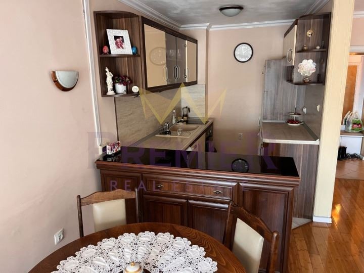 Продается  2 спальни Бургас , Възраждане , 100 кв.м | 71326697 - изображение [2]