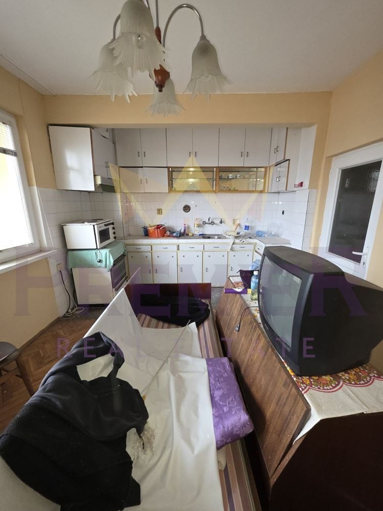 Продава МНОГОСТАЕН, гр. Силистра, Център, снимка 3 - Апартаменти - 54039644