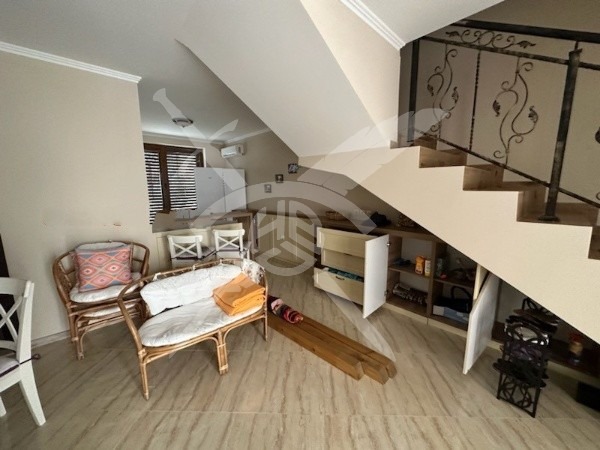 Продава ЕТАЖ ОТ КЪЩА, с. Кошарица, област Бургас