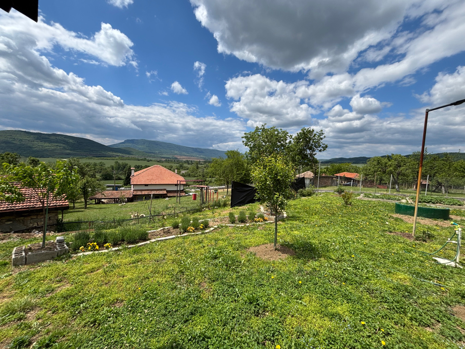 Продава ПАРЦЕЛ, с. Златна Панега, област Ловеч