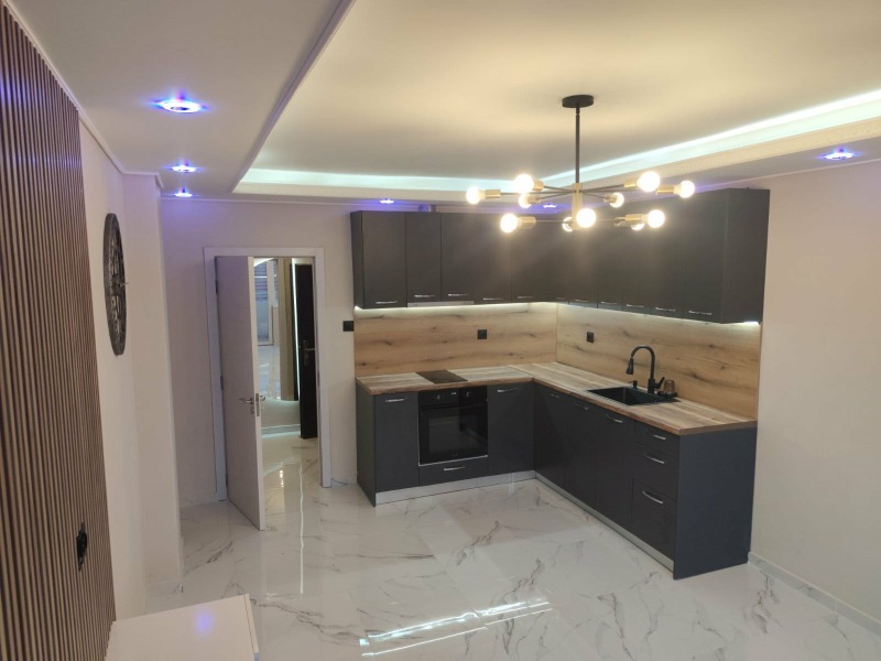 Продава 2-СТАЕН в град Плевен, Широк център - 67 кв.м / 124 000 € » 242 522.92 лв., ШАНС