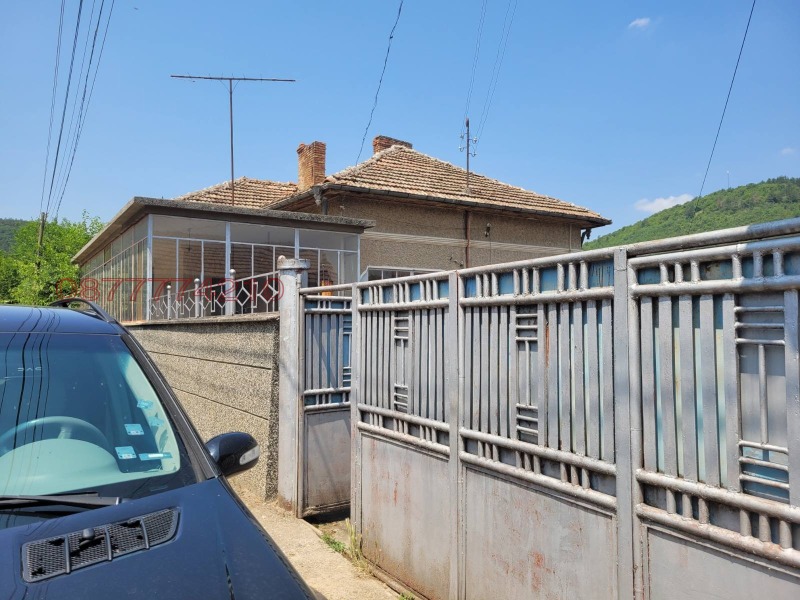 Продава КЪЩА в област Плевен, гр. Червен бряг - 120 кв.м / 36 000 € » 70 409.88 лв.