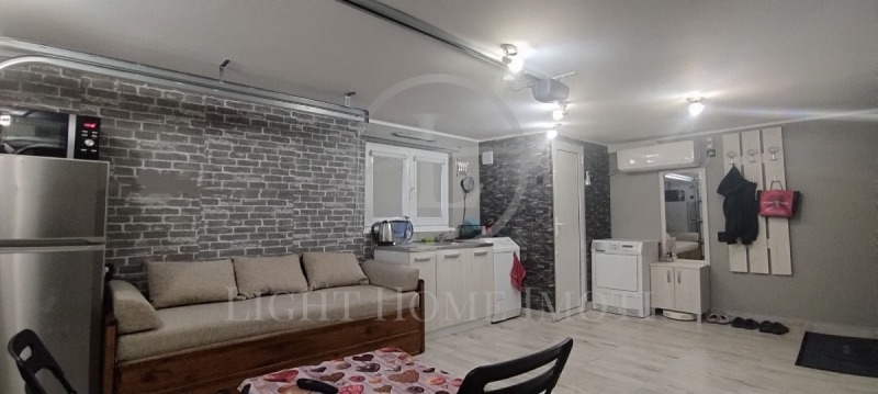 Myytävänä  Studio Plovdiv , Sadijski , 32 neliömetriä | 52650758