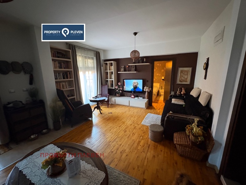 Продава 3-СТАЕН, гр. Плевен, Широк център