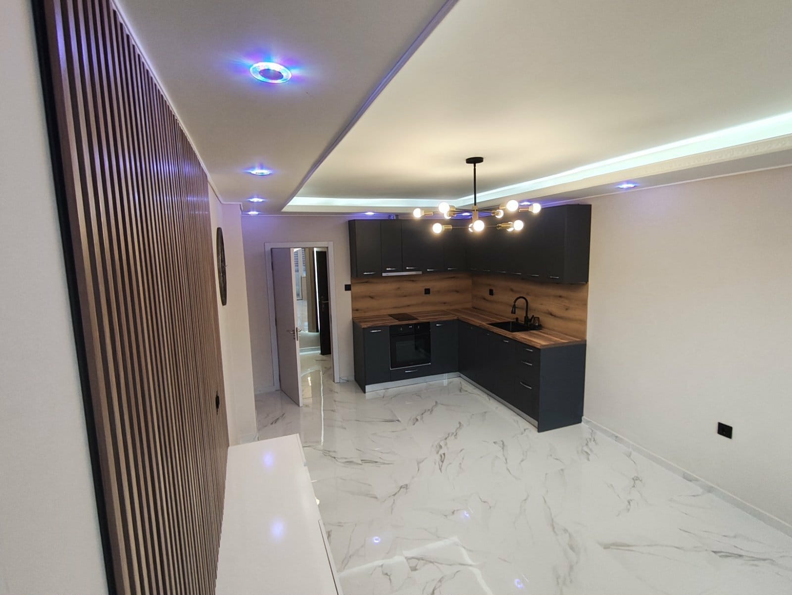 Продава 2-СТАЕН, гр. Плевен, Широк център, снимка 2 - Апартаменти - 53870315