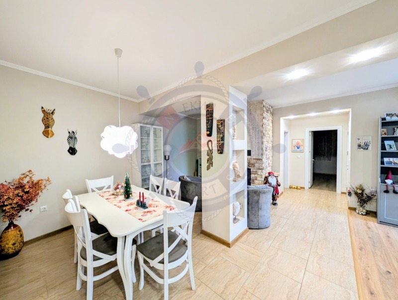 Продава КЪЩА, гр. Варна, с. Звездица, снимка 2 - Къщи - 52811865