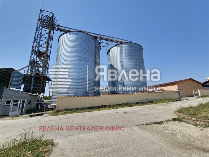 Продава ПРОМ. ПОМЕЩЕНИЕ, гр. Луковит, област Ловеч, снимка 3 - Производствени сгради - 56318667