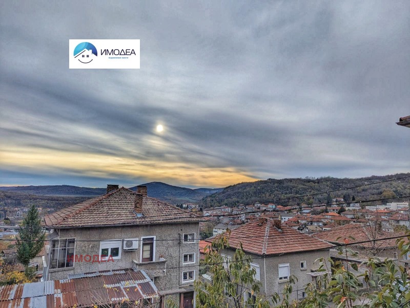 Продава ЕТАЖ ОТ КЪЩА, гр. Дряново, област Габрово, снимка 3 - Етаж от къща - 52414749