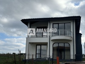 Hus Kichevo, region Varna 1