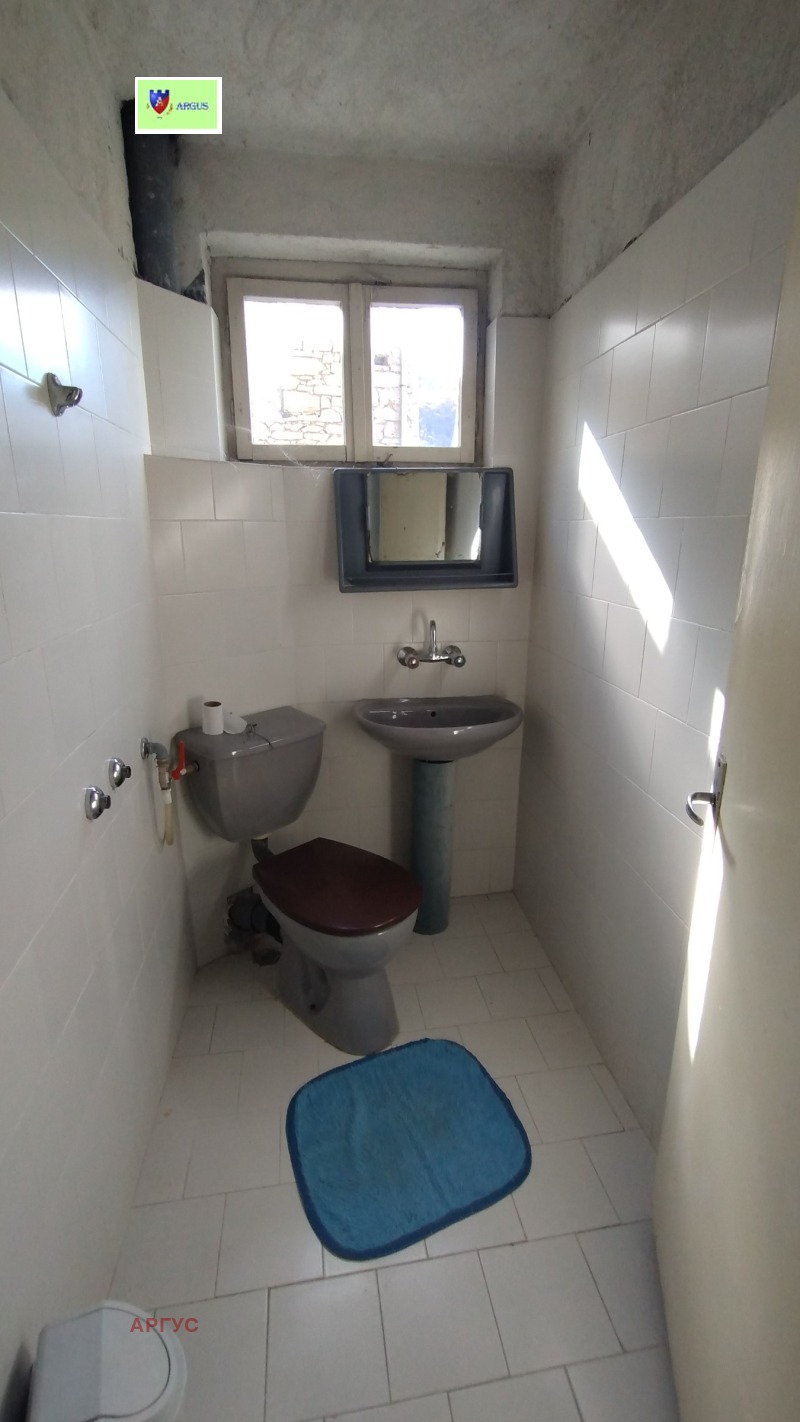 Продава КЪЩА, с. Нареченски бани, област Пловдив, снимка 12 - Къщи - 52221610