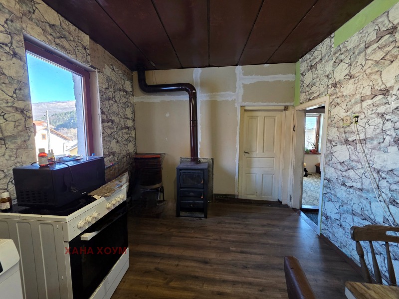 Продава КЪЩА, с. Черни Осъм, област Ловеч, снимка 5 - Къщи - 53083162