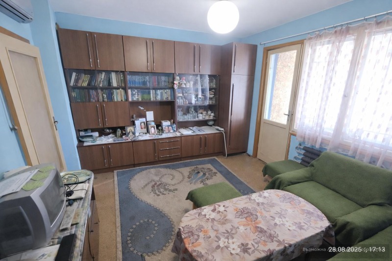 Продава ЕТАЖ ОТ КЪЩА, гр. Първомай, област Пловдив, снимка 2 - Етаж от къща - 53086923