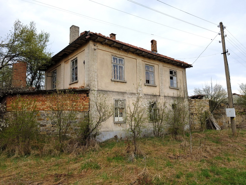 Продава  Къща област Велико Търново , с. Ново село , 200 кв.м | 87920599