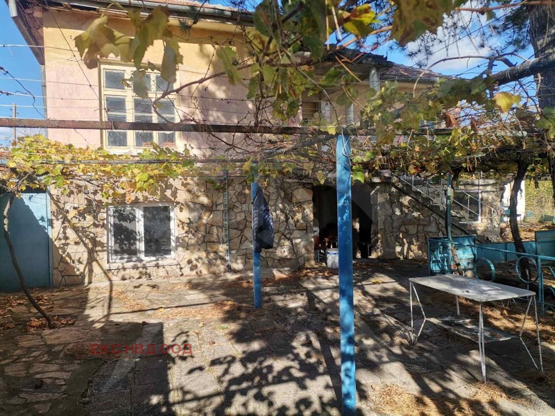 Te koop  Huis regio Stara Zagora , Pastren , 150 m² | 38557033