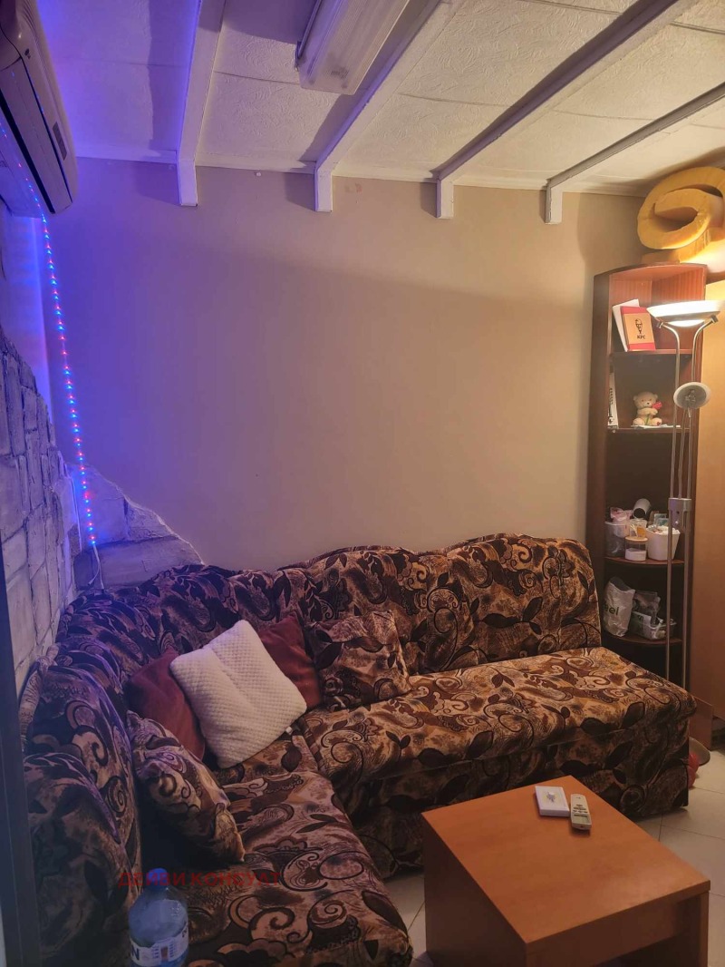 Продава ОФИС в град Пловдив, Кършияка - 25 кв.м / 49 900 € » 97 595.92 лв., ДЕЙВИ КОНСУЛТ