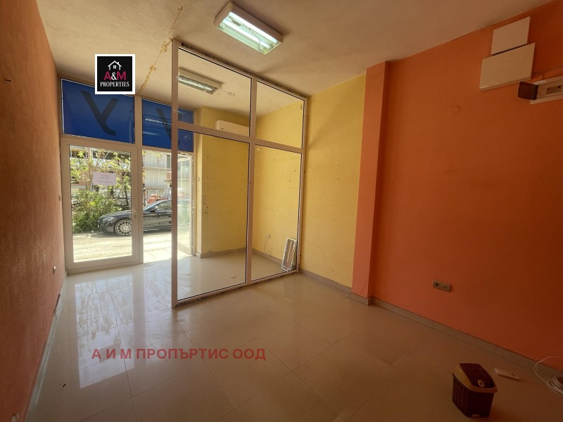 Продава МАГАЗИН в град Благоевград, Широк център - 19 кв.м / 40 000 € » 78 233.20 лв., А И М ПРОПЪРТИС ООД
