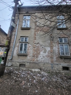 Maison Idealen tsentar, Pleven 8