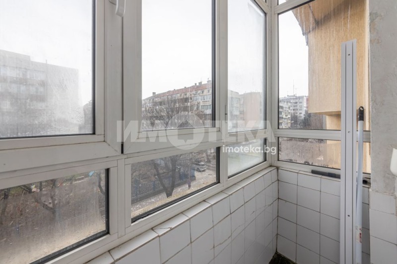 Продава 3-СТАЕН, гр. Варна, Окръжна болница-Генерали, снимка 12 - Апартаменти - 53172991