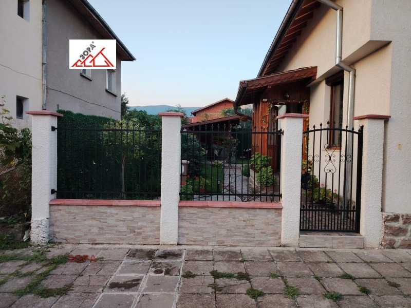 Продава КЪЩА, гр. Вършец, област Монтана, снимка 2 - Къщи - 53196538