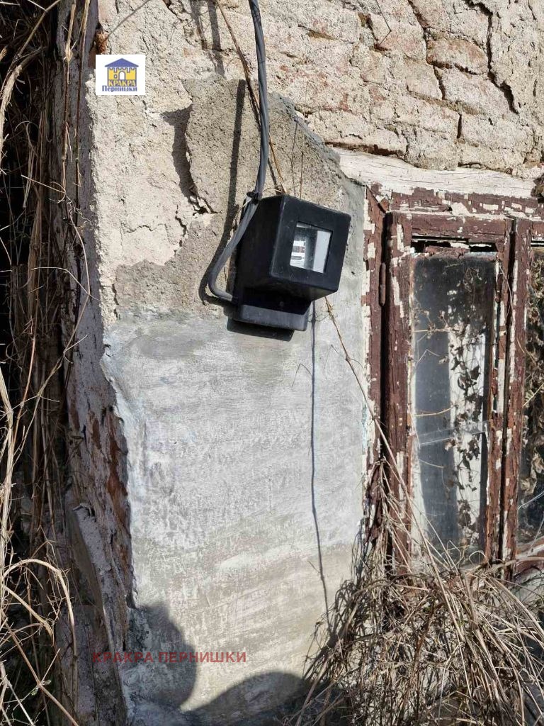 Продава КЪЩА, гр. Батановци, област Перник