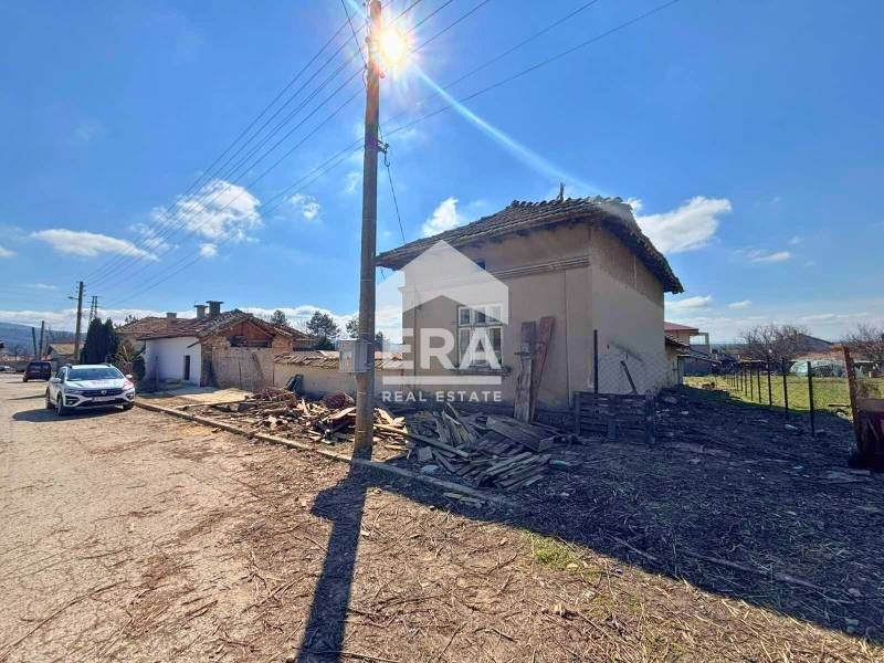 Продава КЪЩА, с. Мадара, област Шумен, снимка 2 - Къщи - 53888452