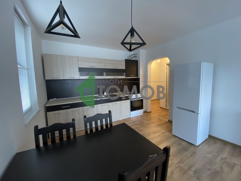 Продава 2-СТАЕН, гр. Шумен, Пазара, снимка 2 - Апартаменти - 52639632