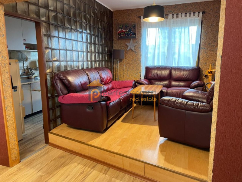 Eladó  2 hálószobás Plovdiv , Kamenica 1 , 96 négyzetméter | 61429047