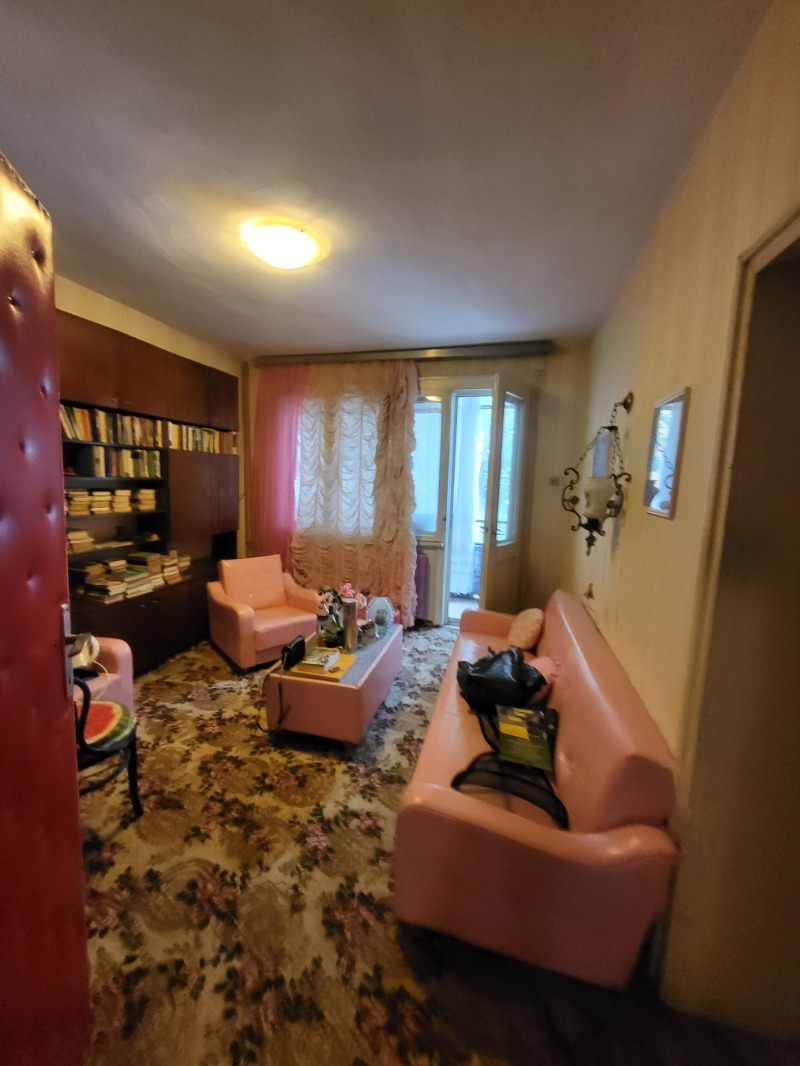 En venta  2 dormitorios Pleven , 9-ti kvartal , 95 metros cuadrados | 14065237 - imagen [13]