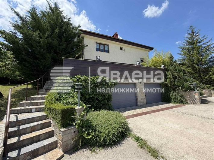 Продава КЪЩА, гр. София, с. Лозен