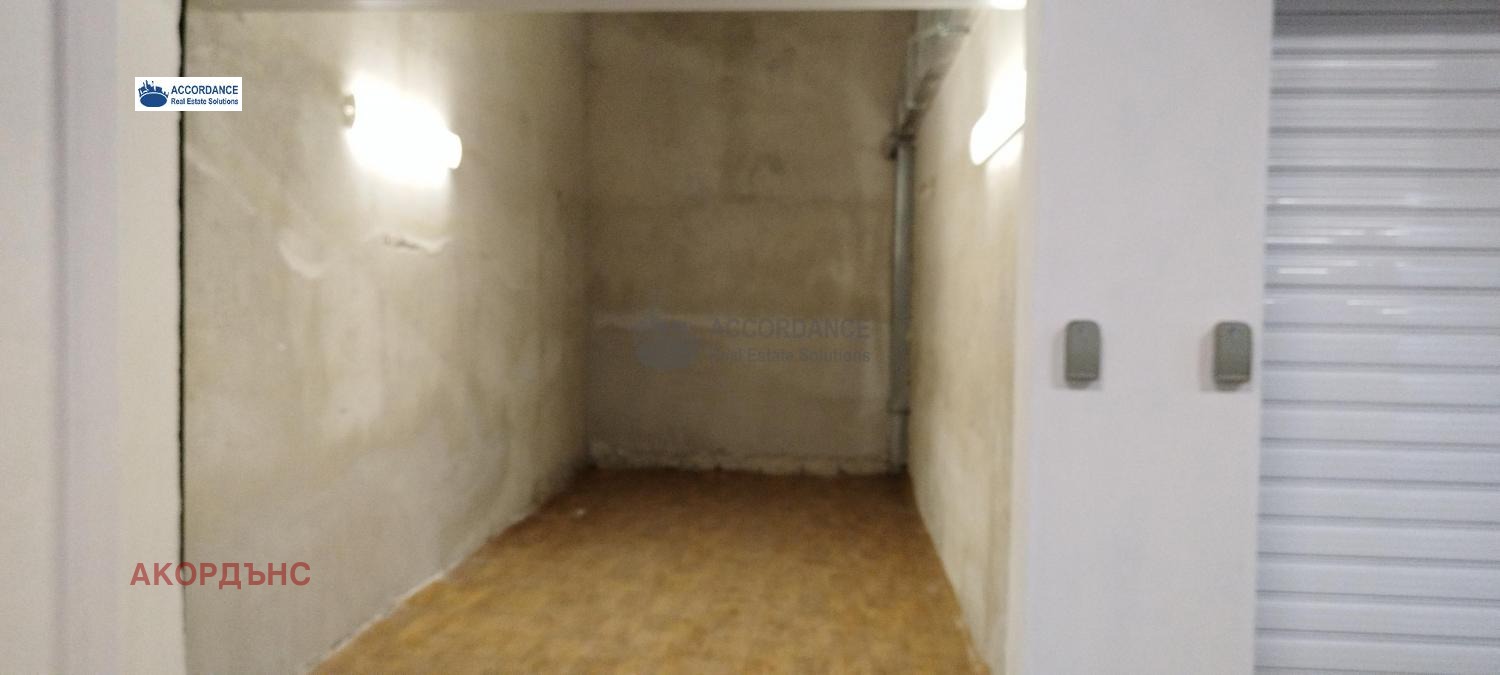 Продава ГАРАЖ, ПАРКОМЯСТО, гр. София, Център, снимка 2 - Гаражи и паркоместа - 54345137