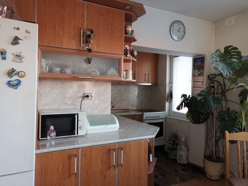 En venta  Piso de la casa región Plovdiv , Parvomay , 138 metros cuadrados | 79858587 - imagen [4]
