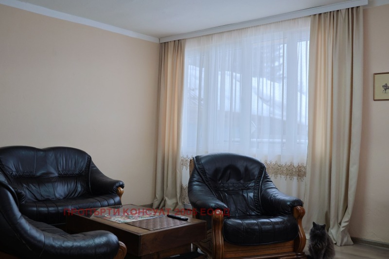 Продава КЪЩА, с. Говедарци, област София област, снимка 10 - Къщи - 53077185