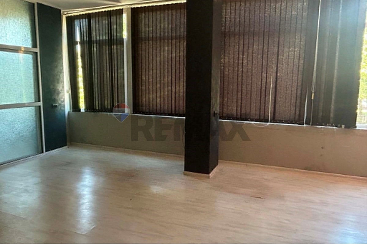 Продава БИЗНЕС ИМОТ, гр. Шумен, Тракия, снимка 8 - Други - 55936539