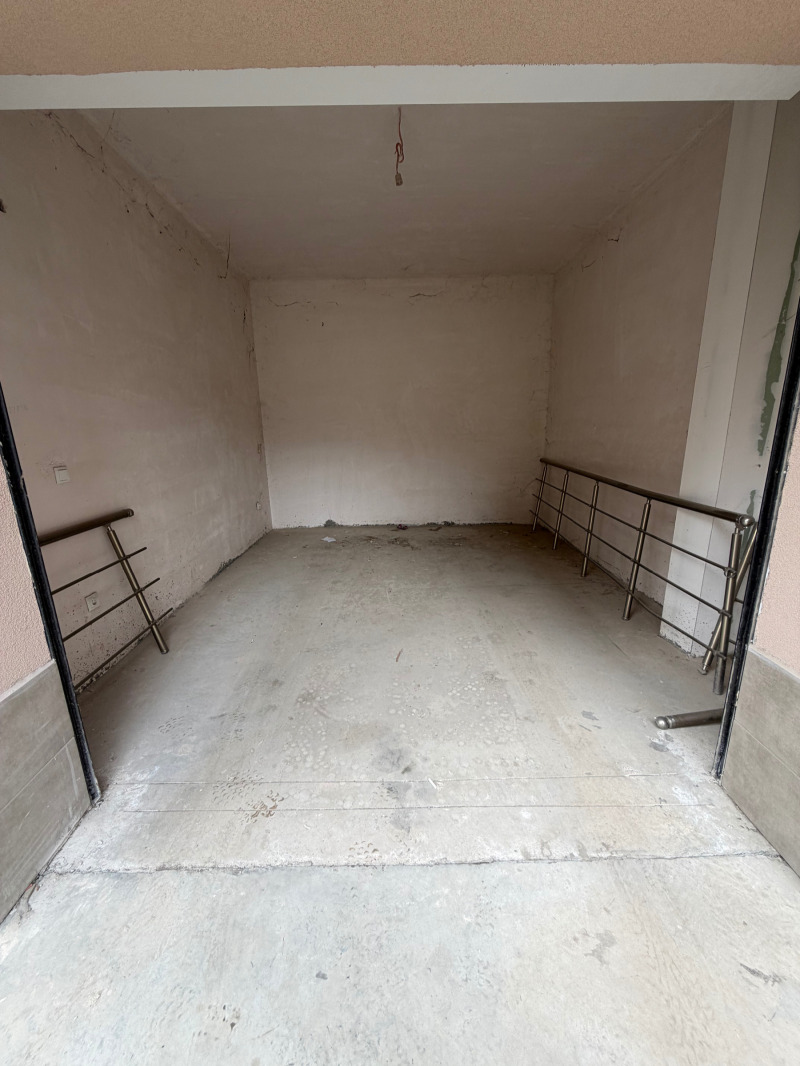 Продава ГАРАЖ, ПАРКОМЯСТО, гр. Пловдив, Христо Смирненски, снимка 2 - Гаражи и паркоместа - 53316739