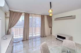 1 chambre Bratya Miladinovi, Bourgas