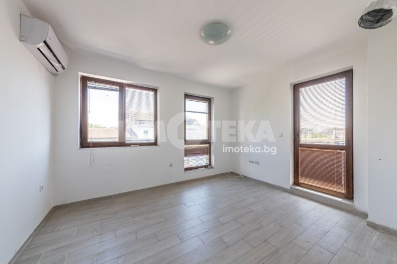 Zu verkaufen  1 Schlafzimmer Warna , Ljatno kino Trakija , 45 qm | 23290127