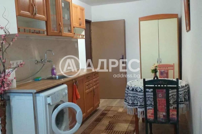 Продава АТЕЛИЕ, ТАВАН, гр. Ямбол, Васил Левски, снимка 3 - Апартаменти - 52445347