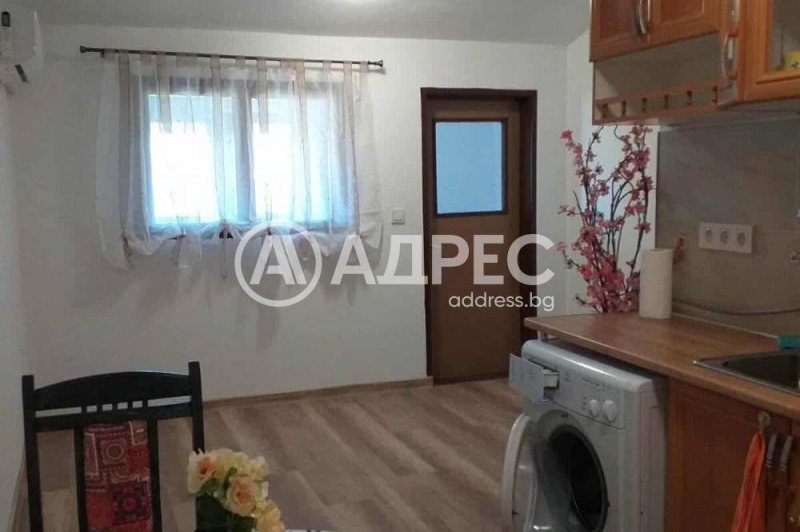 Продава АТЕЛИЕ, ТАВАН, гр. Ямбол, Васил Левски, снимка 2 - Апартаменти - 52445347