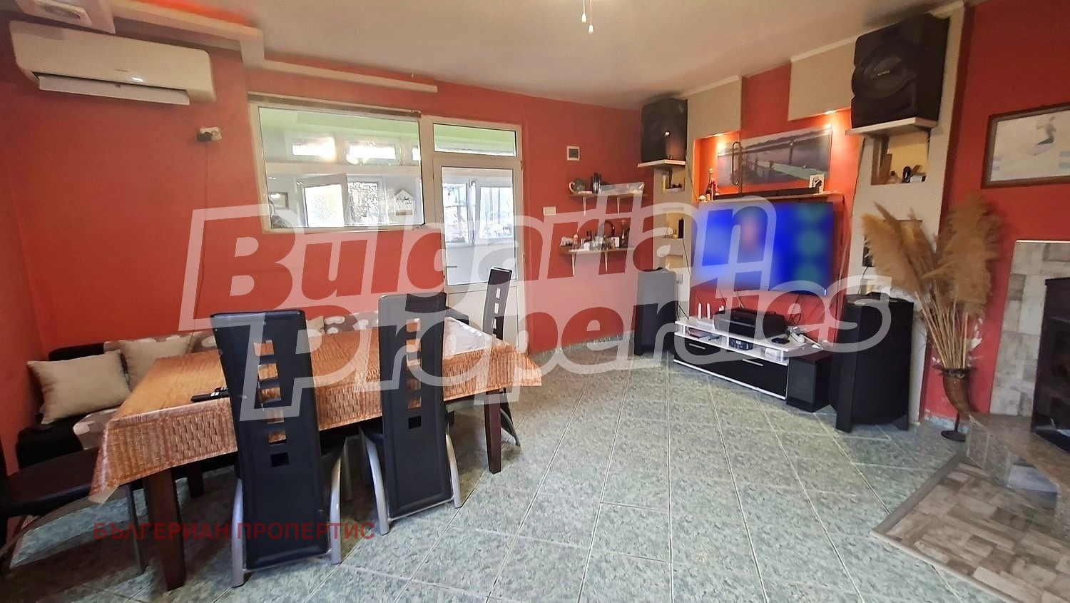 Продава КЪЩА, гр. Аксаково, област Варна