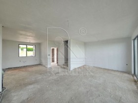 Продава  Къща, с. Белащица