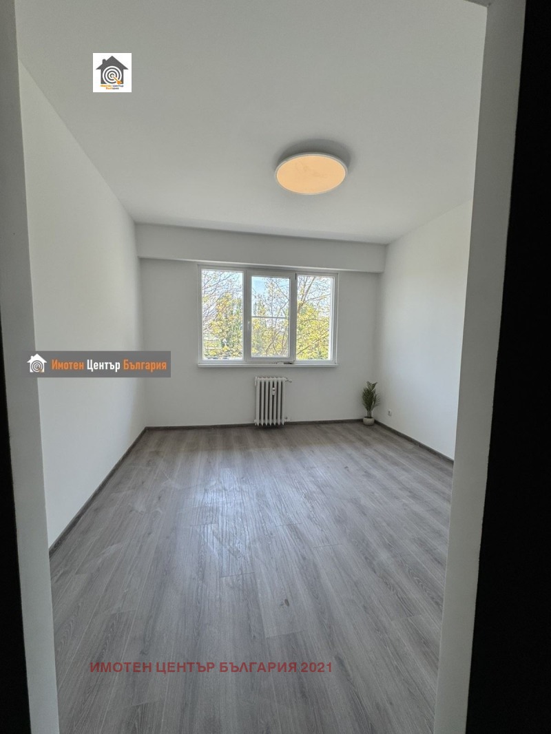 Na prodej  1 ložnice Sofia , Svoboda , 67 m2 | 57923453 - obraz [3]