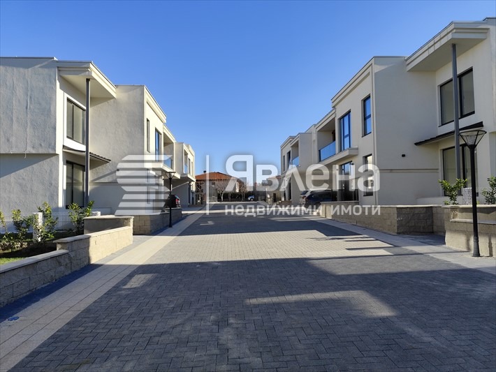 Продава КЪЩА, с. Марково, област Пловдив, снимка 2 - Къщи - 52979170