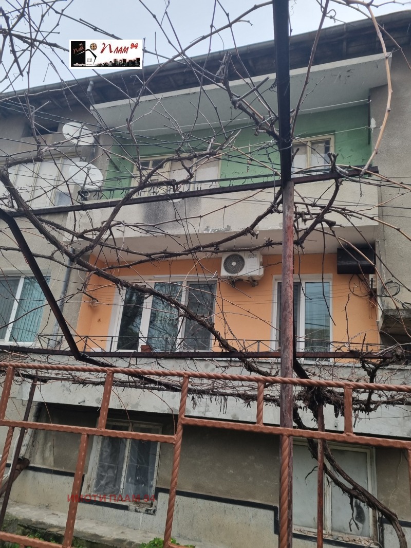 Продава ЕТАЖ ОТ КЪЩА в област Шумен, гр. Нови пазар - 95 кв.м / 71 000 € » 138 863.93 лв., ИМОТИ ПЛАМ 94