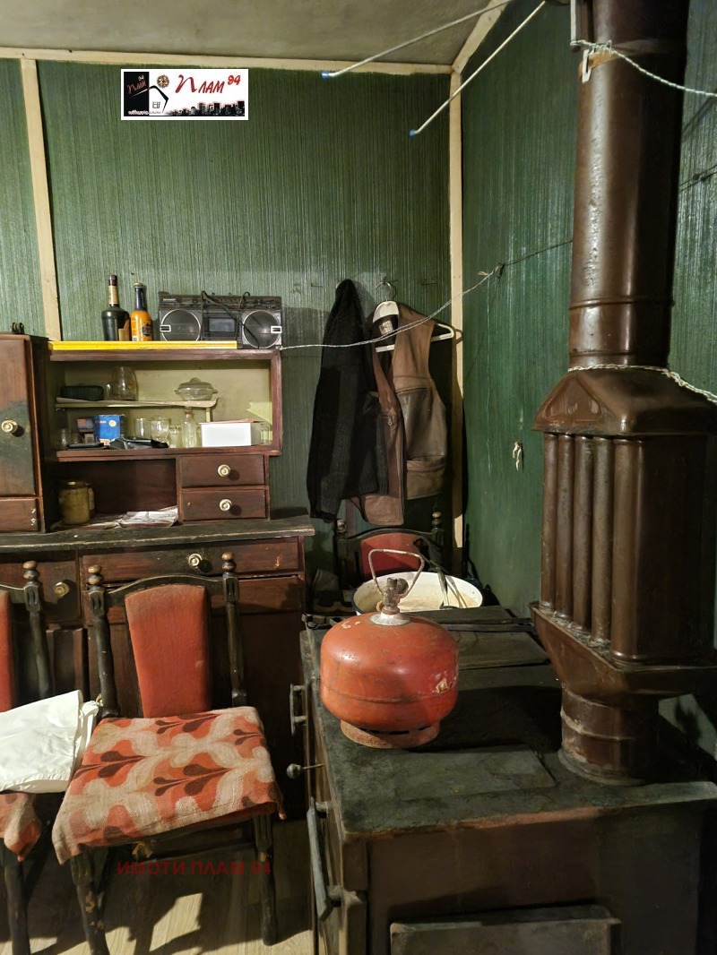 Продава ЕТАЖ ОТ КЪЩА, гр. Нови пазар, област Шумен, снимка 13 - Етаж от къща - 52690656