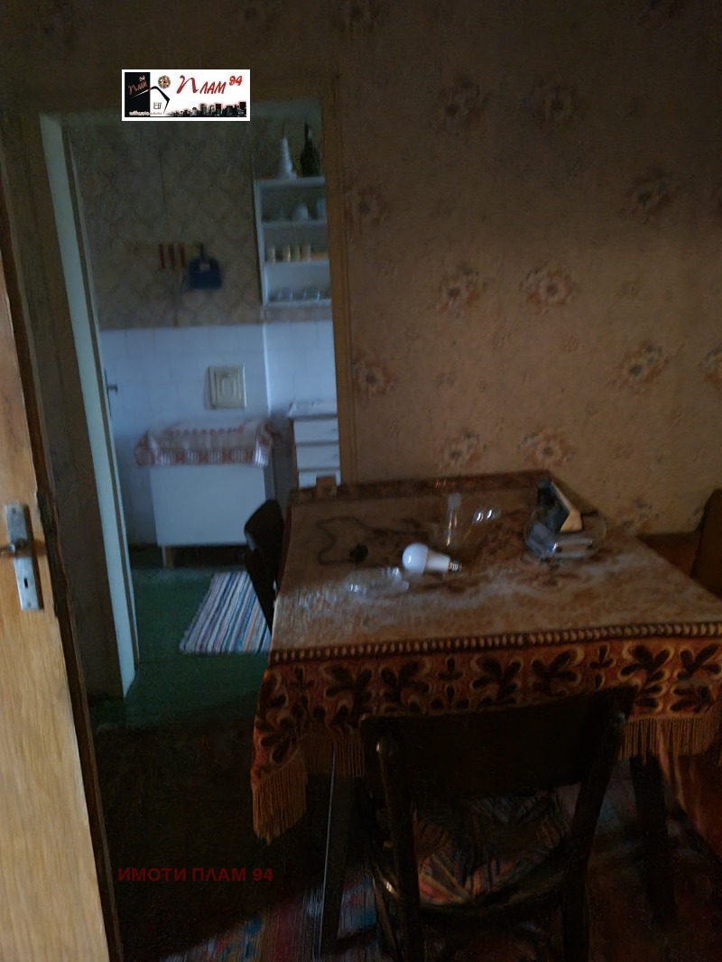 Продава ЕТАЖ ОТ КЪЩА, гр. Нови пазар, област Шумен, снимка 7 - Етаж от къща - 52690656