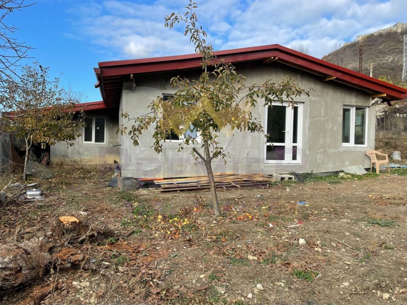 Продава КЪЩА, гр. Провадия, област Варна, снимка 3 - Къщи - 48022186