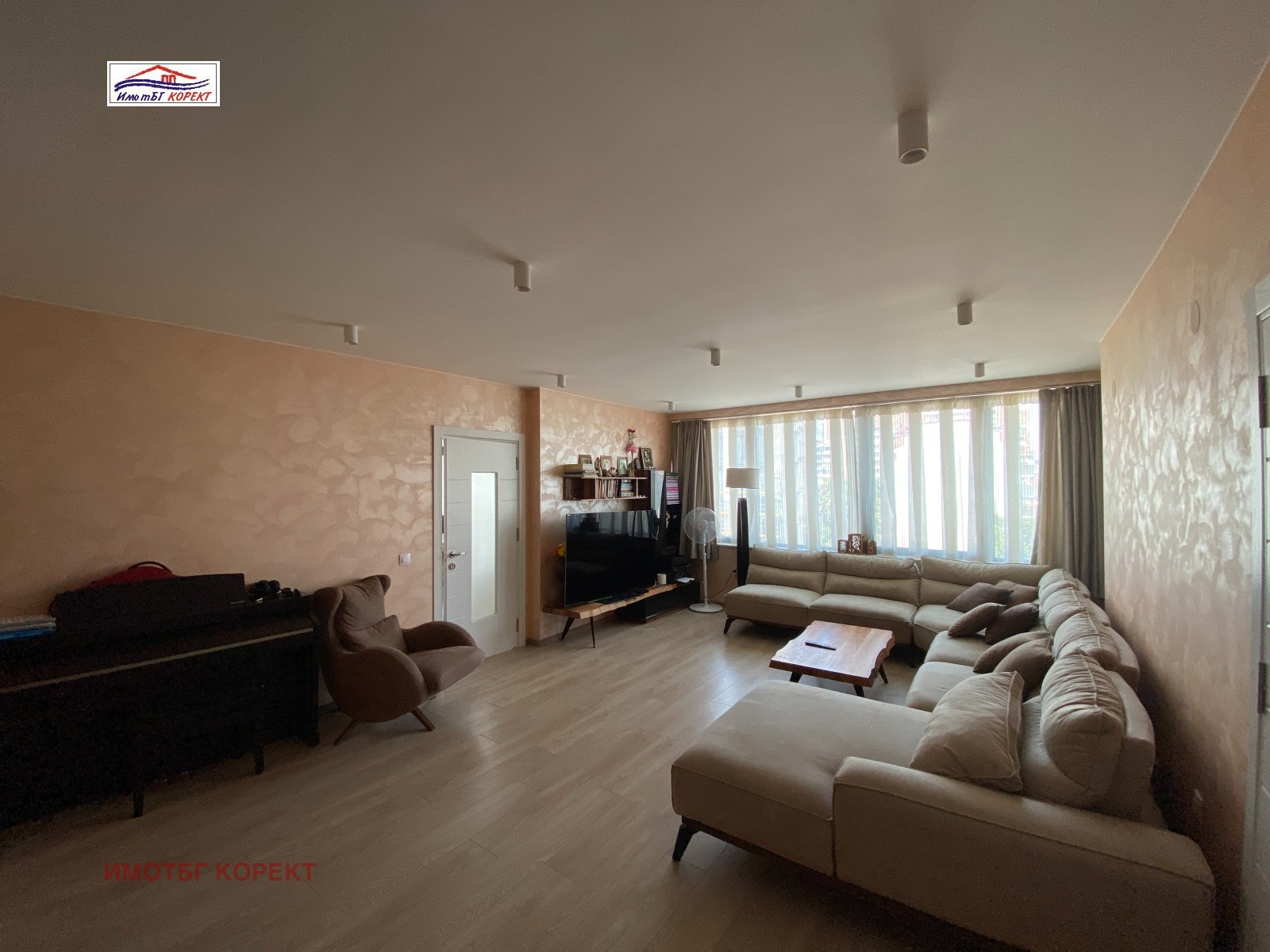 Продава 3-СТАЕН, гр. София, Център, снимка 2 - Апартаменти - 51889658