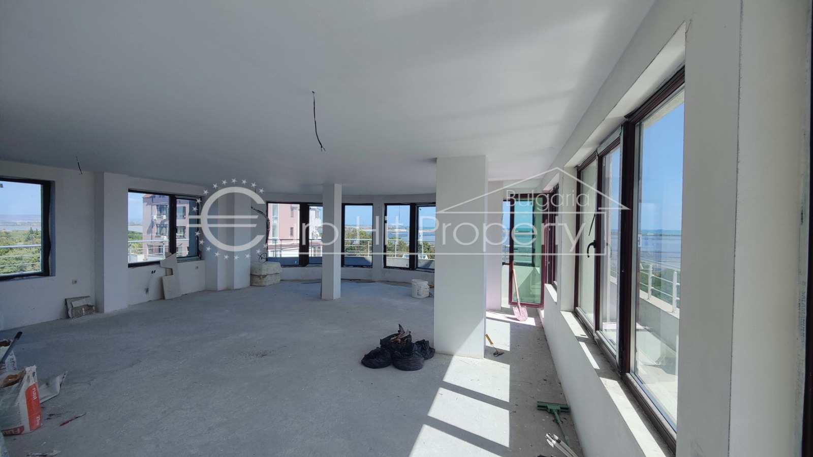 Продава 3-СТАЕН, гр. Бургас, Изгрев, снимка 2 - Апартаменти - 55146966