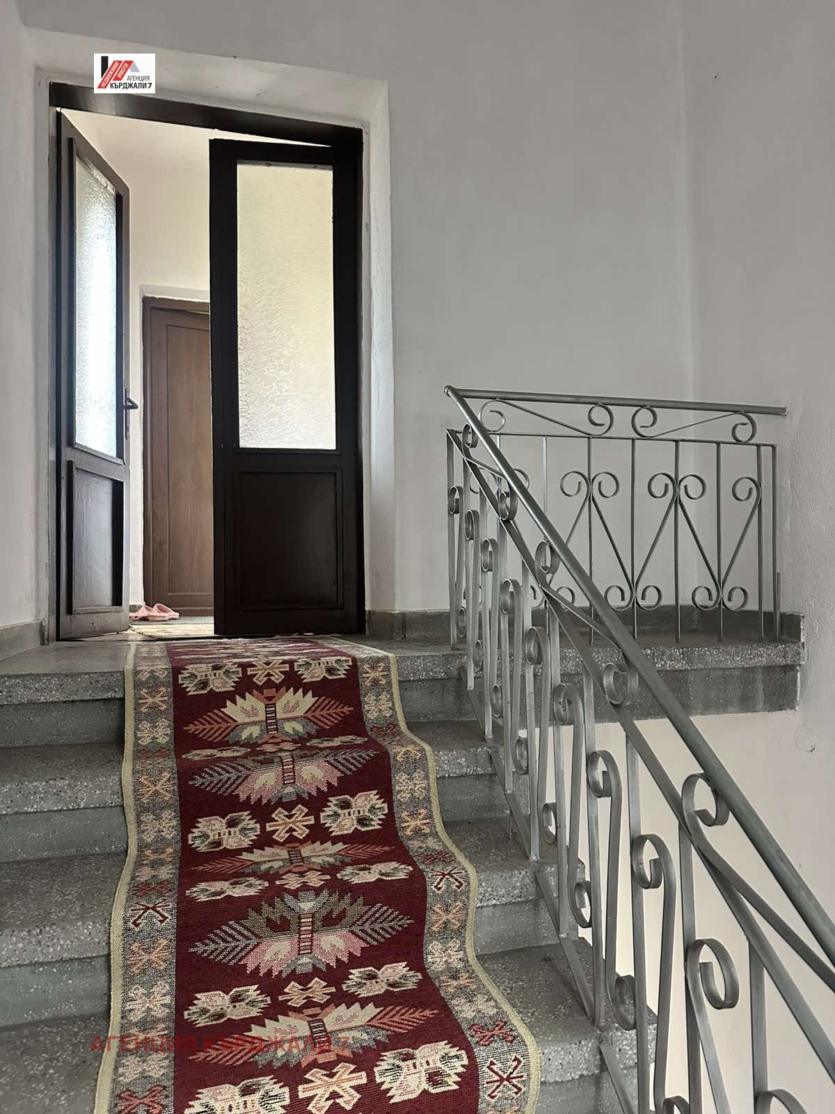 Продава ЕТАЖ ОТ КЪЩА, гр. Кърджали, Студен кладенец, снимка 12 - Етаж от къща - 53823190