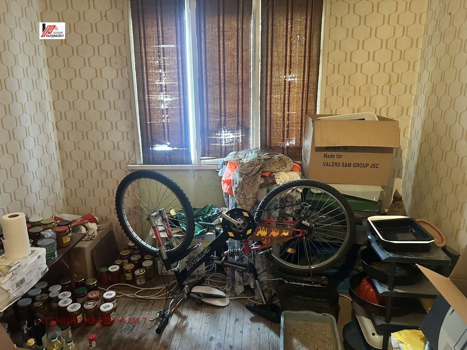 Продава ЕТАЖ ОТ КЪЩА, гр. Кърджали, Студен кладенец, снимка 8 - Етаж от къща - 53823190